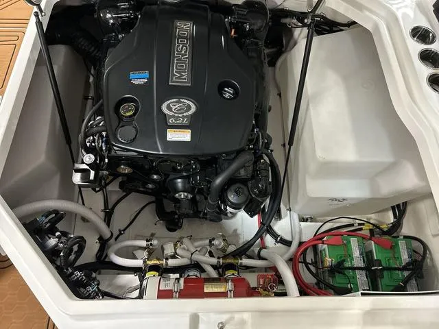 Slide: The Image of Cobalt R6 Surf 2025 - 51