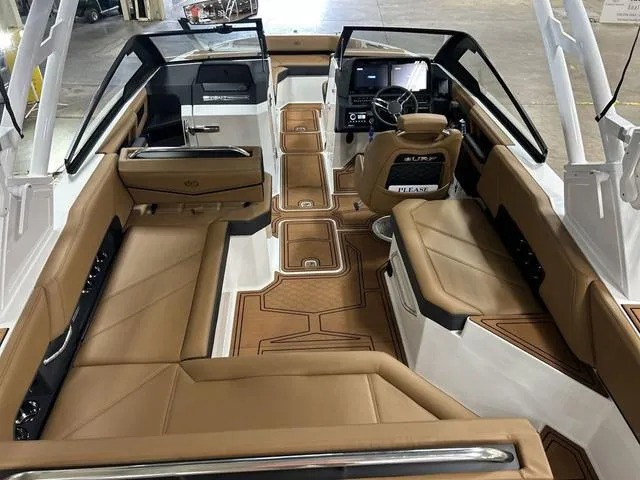 Slide: The Image of Cobalt R6 Surf 2025 - 53