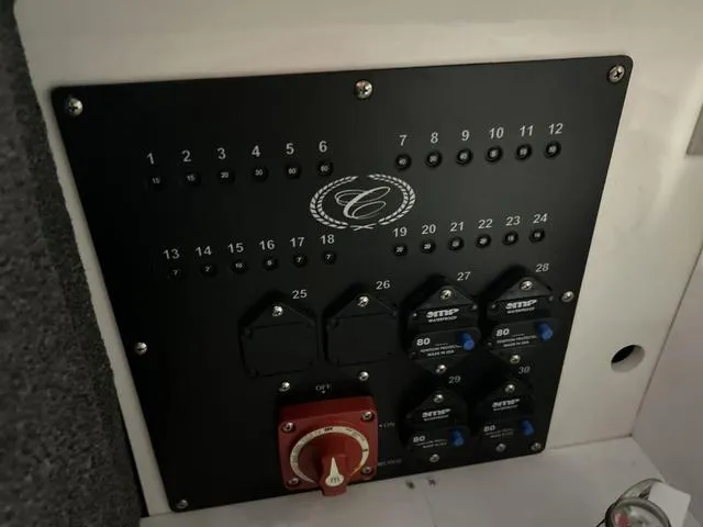 Slide: The Image of Cobalt R6 Surf 2025 - 60