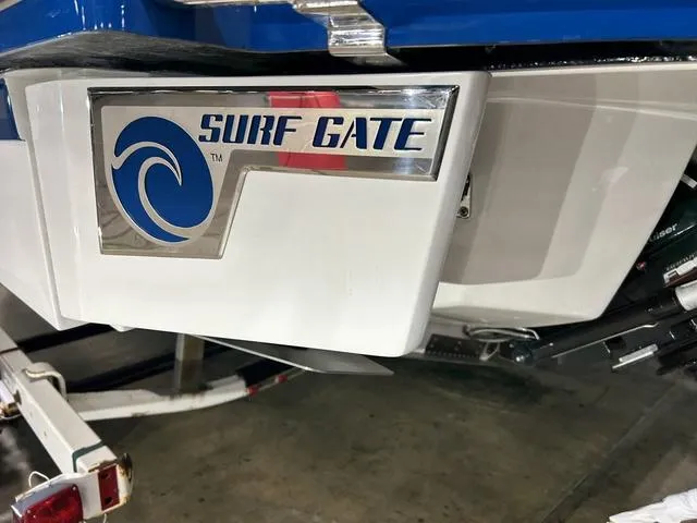 Slide: The Image of Cobalt R6 Surf 2025 - 7