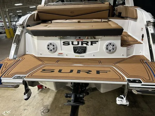 Slide: The Image of Cobalt R6 Surf 2025 - 9