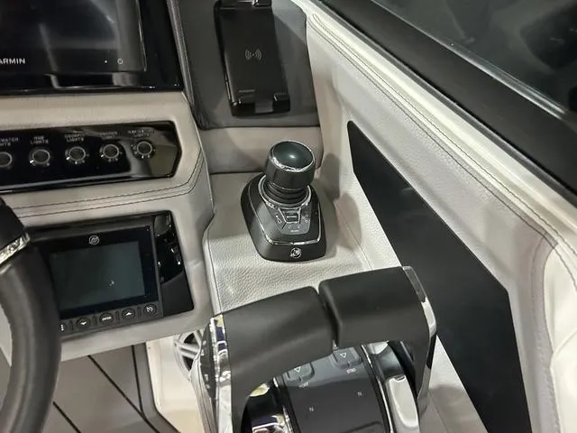 Slide: The Image of Cobalt R8 Outboard 2021 - 11