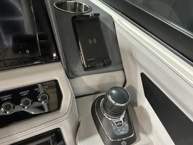 Slide: The Image of Cobalt R8 Outboard 2021 - 12