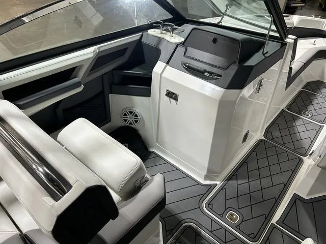 Slide: The Image of Cobalt R8 Outboard 2021 - 13