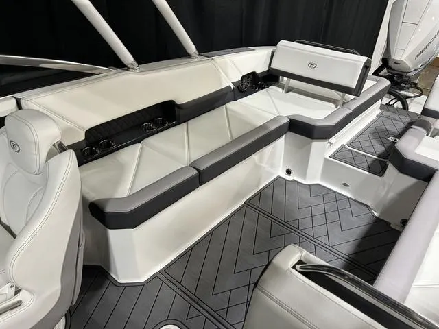 Slide: The Image of Cobalt R8 Outboard 2021 - 19