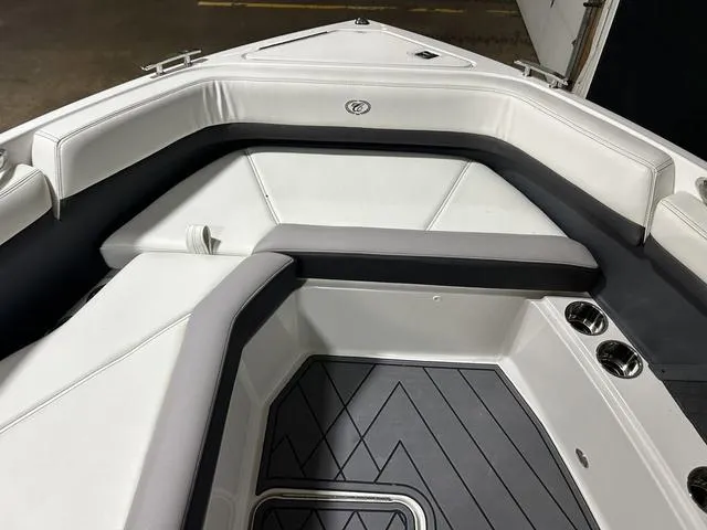 Slide: The Image of Cobalt R8 Outboard 2021 - 26