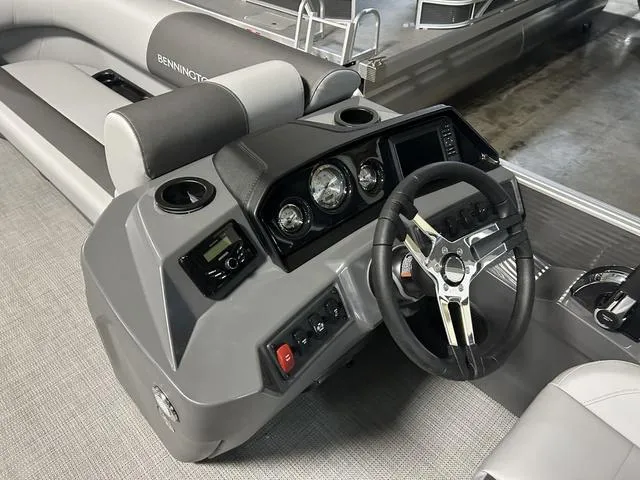 Slide: The Image of Bennington 20 SVL 2024 - 12