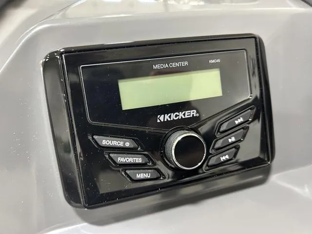 Slide: The Image of Bennington 20 SVL 2024 - 14