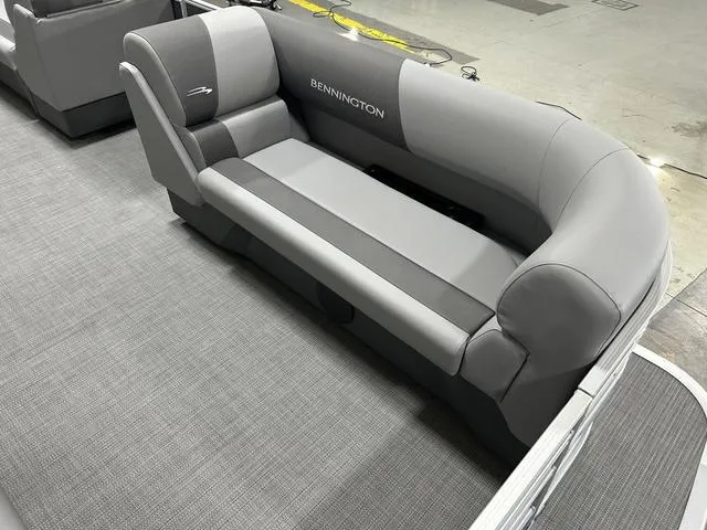 Slide: The Image of Bennington 20 SVL 2024 - 23