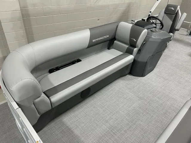 Slide: The Image of Bennington 20 SVL 2024 - 25