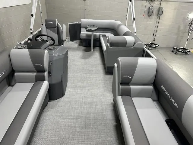 Slide: The Image of Bennington 20 SVL 2024 - 26