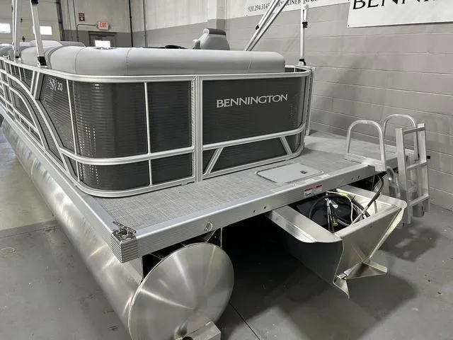 Slide: The Image of Bennington 20 SVL 2024 - 6