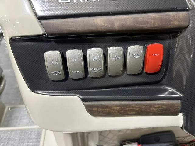 Slide: The Image of Premier Grand View 260 2016 - 13