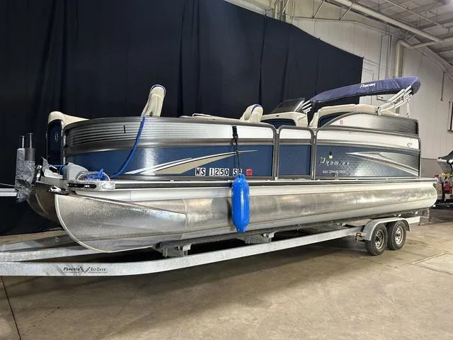 Slide: The Image of Premier Grand View 260 2016 - 2