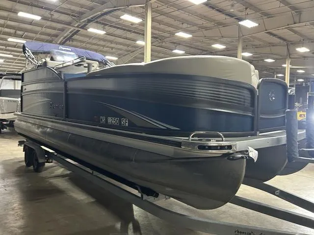 Slide: The Image of Premier Grand View 260 2016 - 5