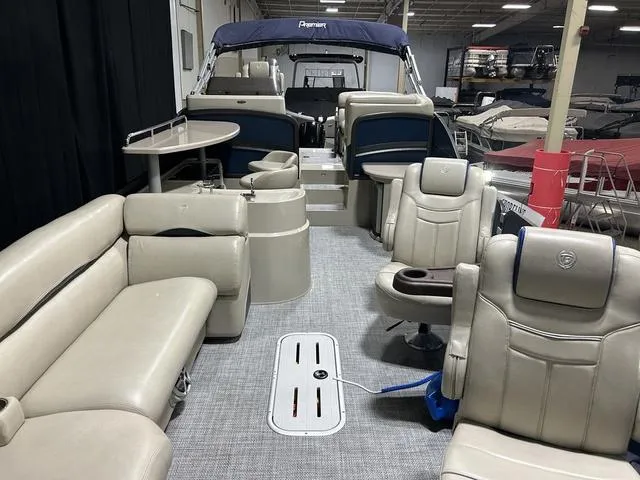 Slide: The Image of Premier Grand View 260 2016 - 7