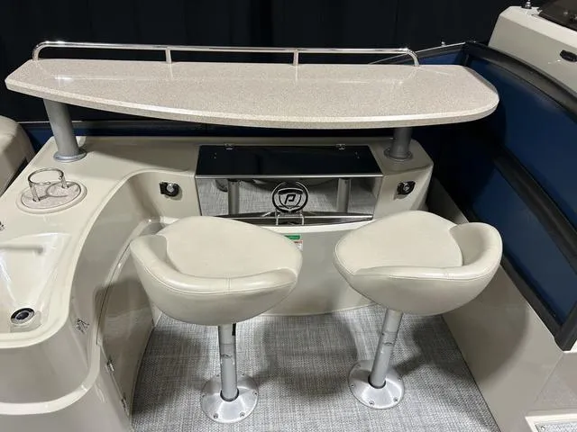 Slide: The Image of Premier Grand View 260 2016 - 9