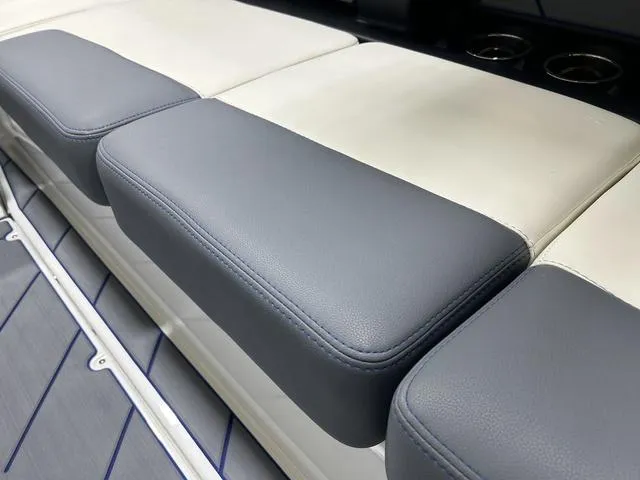 Slide: The Image of Malibu 22 LSV 2024 - 29