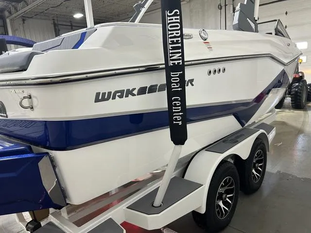 Slide: The Image of Malibu 22 LSV 2024 - 31