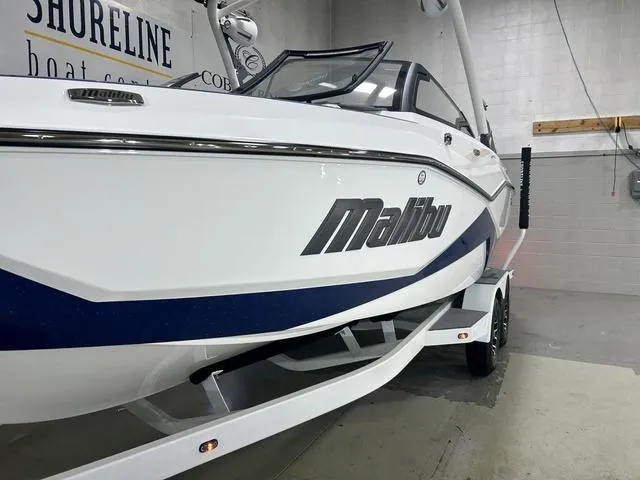 Slide: The Image of Malibu 22 LSV 2024 - 5