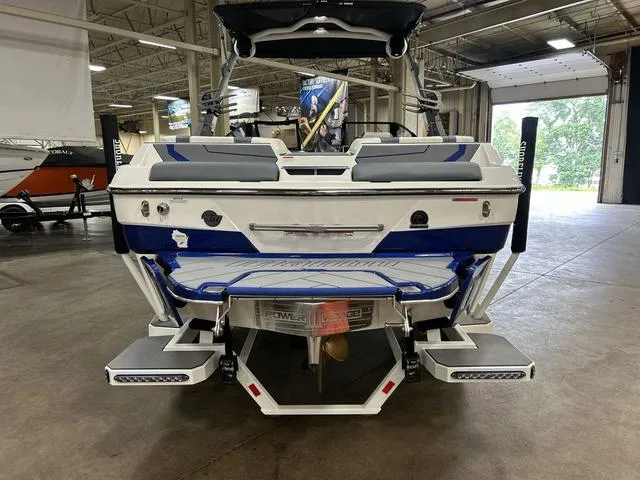 Slide: The Image of Malibu 22 LSV 2024 - 50