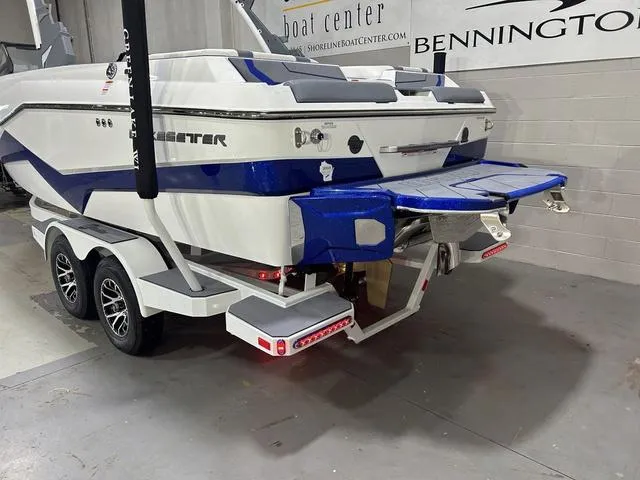 Slide: The Image of Malibu 22 LSV 2024 - 7