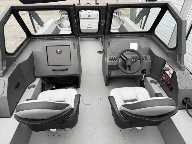 Slide: The Image of SeaArk Easy cat 2025 - 12