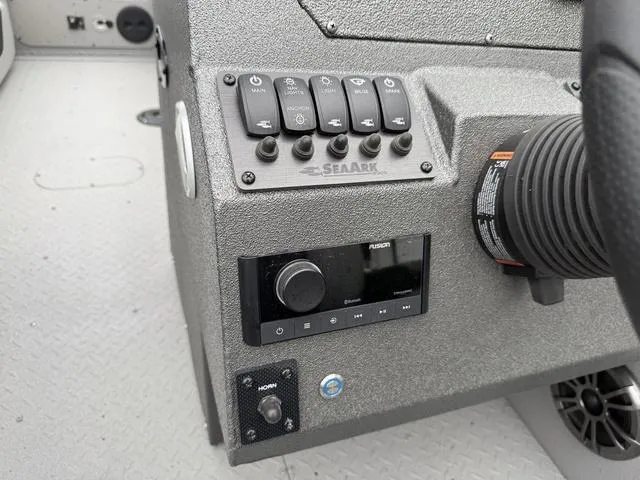 Slide: The Image of SeaArk Easy cat 2025 - 13