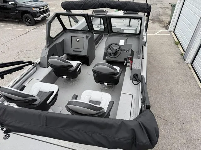 Slide: The Image of SeaArk Easy cat 2025 - 15