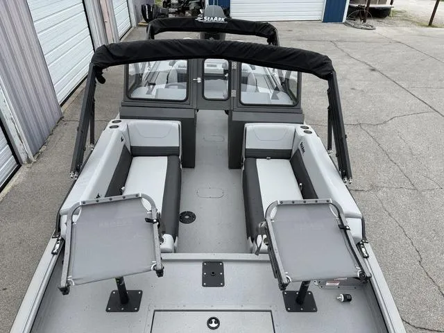 Slide: The Image of SeaArk Easy cat 2025 - 6