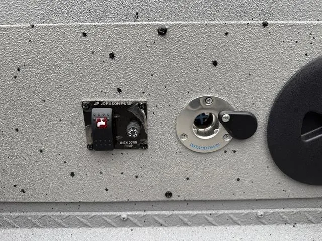 Slide: The Image of SeaArk Easy cat 2025 - 9