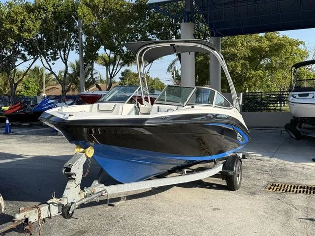 Slide: The Image of 2017 Yamaha Boats AR190 on trailer, parked outdoors under a canopy. - 26