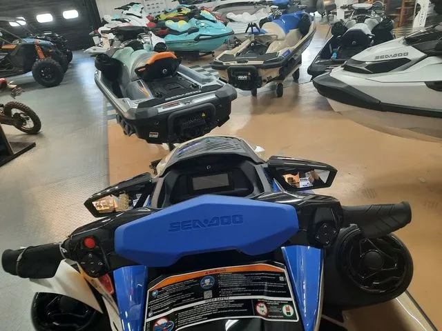 Slide: The Image of Sea-Doo Wake 170 2025 - 6