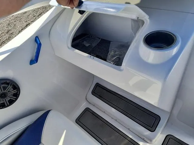 Slide: The Image of Advantage X-Flight 27 (600 HP!) 2022 - 21