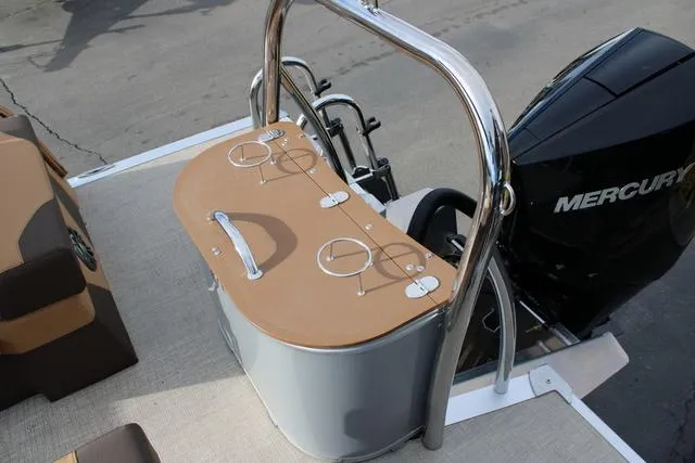 Slide: The Image of Avalon 2385LSV Quad Lounger Shift 2025 - 10