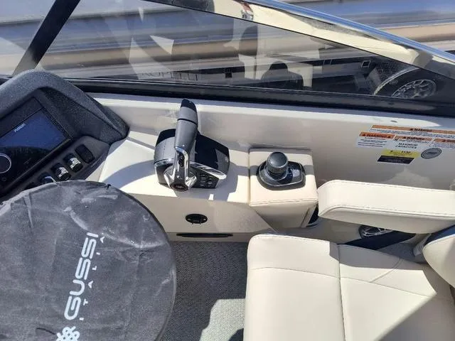 Slide: The Image of Avalon Excalibur LTD SS Quad Lounge Windshield 25 FT 2025 - 10