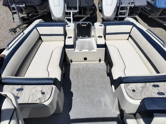 Slide: The Image of Avalon Excalibur LTD SS Quad Lounge Windshield 25 FT 2025 - 14