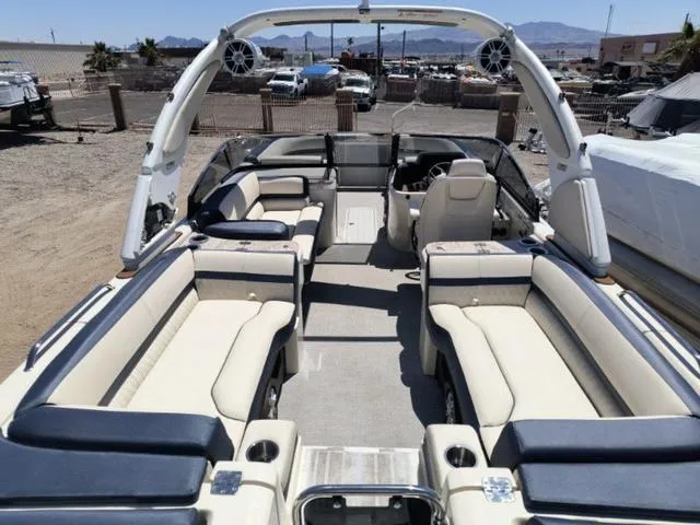 Slide: The Image of Avalon Excalibur LTD SS Quad Lounge Windshield 25 FT 2025 - 16