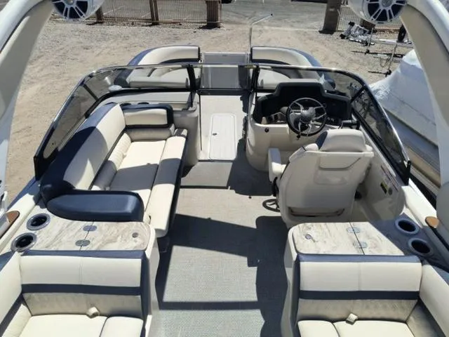 Slide: The Image of Avalon Excalibur LTD SS Quad Lounge Windshield 25 FT 2025 - 17