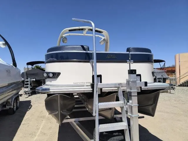 Slide: The Image of Avalon Excalibur LTD SS Quad Lounge Windshield 25 FT 2025 - 4