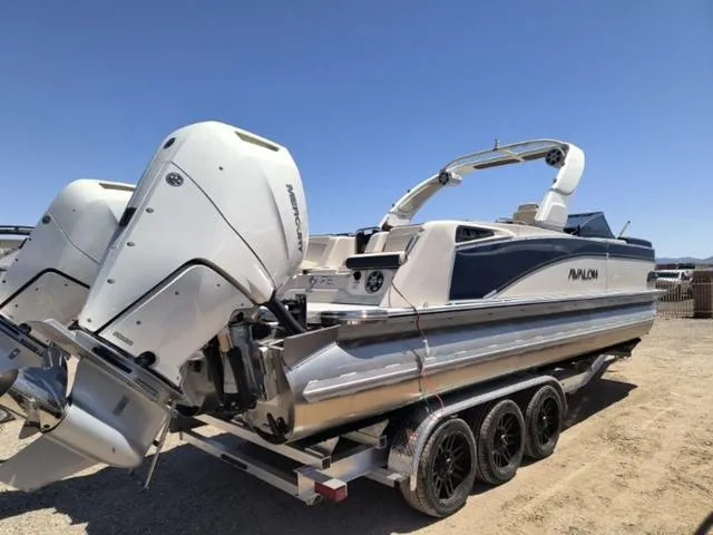 Slide: The Image of Avalon Excalibur LTD SS Quad Lounge Windshield 25 FT 2025 - 5