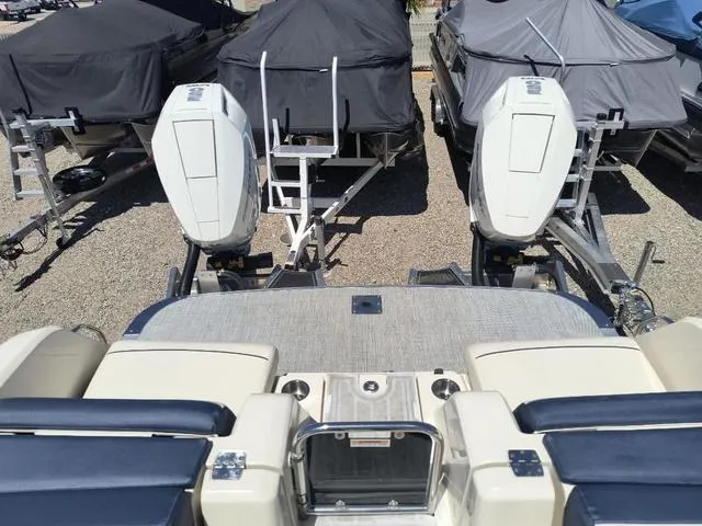 Slide: The Image of Avalon Excalibur LTD SS Quad Lounge Windshield 25 FT 2025 - 8