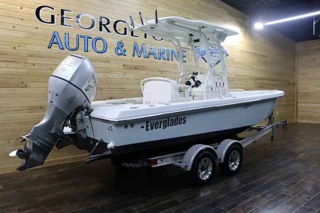 Slide: The Image of 2007 Everglades 223CC boat on trailer at Georgia Auto & Marine showroom. - 3