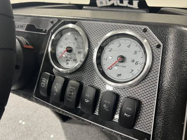 Slide: The Image of Lund 1650 Angler SS 2025 - 10