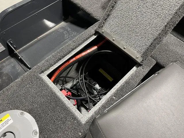 Slide: The Image of Lund 1650 Rebel XL Sport 2025 - 10