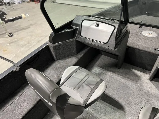 Slide: The Image of Lund 1650 Rebel XL Sport 2025 - 11