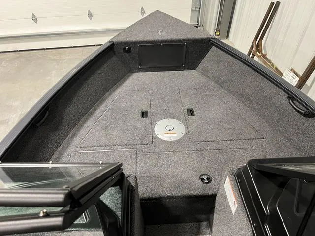 Slide: The Image of Lund 1650 Rebel XL Sport 2025 - 19