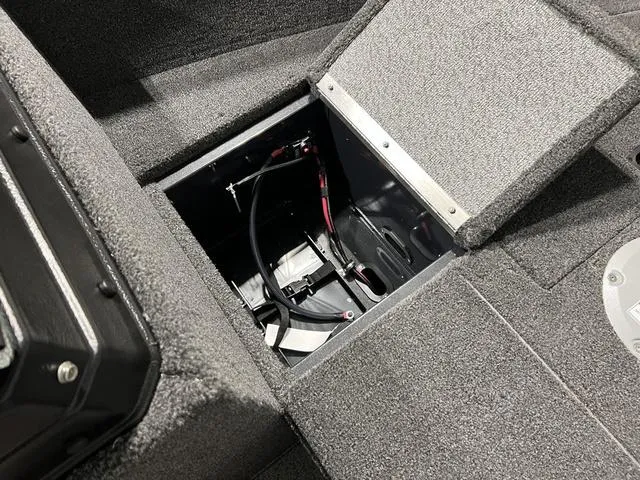 Slide: The Image of Lund 1650 Rebel XL Sport 2025 - 21