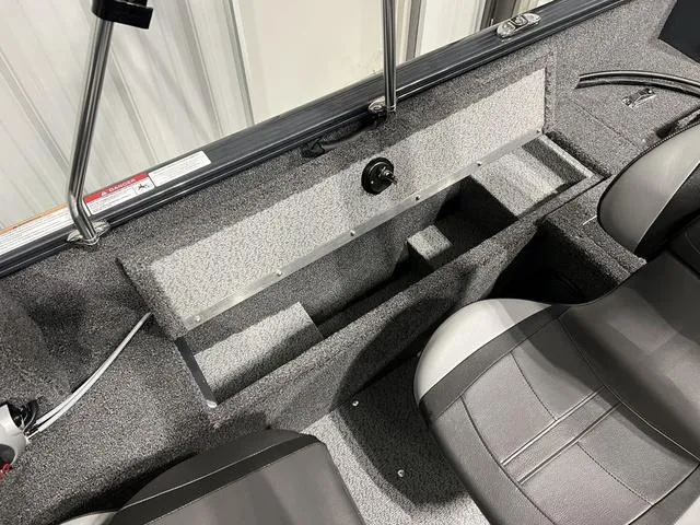 Slide: The Image of Lund 1650 Rebel XL Sport 2025 - 8