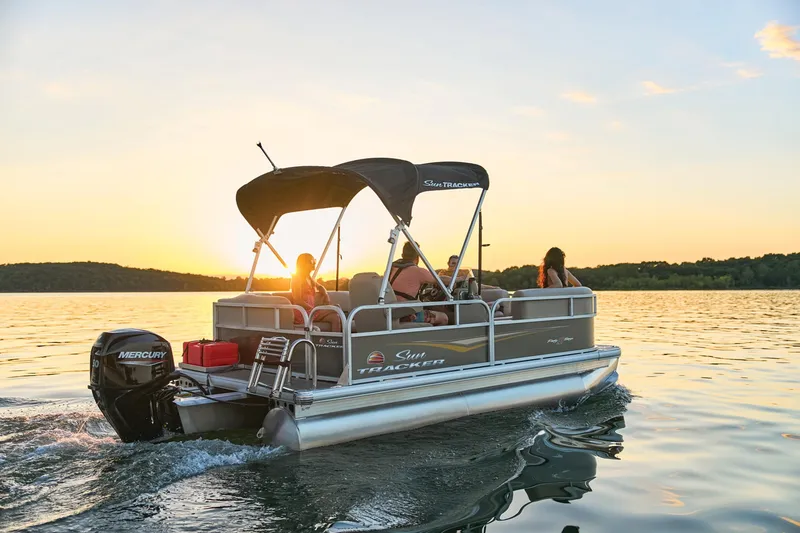 Slide: The Image of Sun Tracker Party Barge 16 DLX 2025 - 42